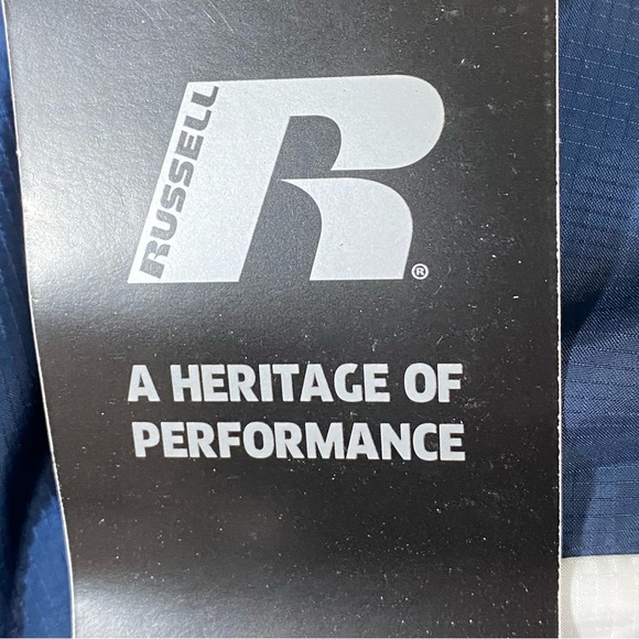 Russell Men’s Windbreaker Jacket XL Water Repel Secure Pocket Red White Blue NWT - Picture 13 of 14